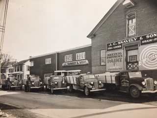 Vintage store front pic